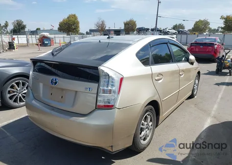 2011 Toyota Prius Three z USA, uszkodzony, nr VIN JTDKN3DU3B0316648